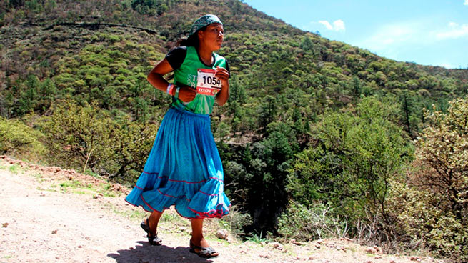 Рарамури - тарахумара, племя индейцев-бегунов в Мексике которые могут пробегать по 200 километров в сутки