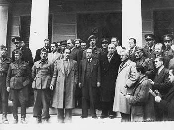 Делегация ЭАМ и новое правительство после подписания Варкизского соглашения, 12 февраля 1945 г.