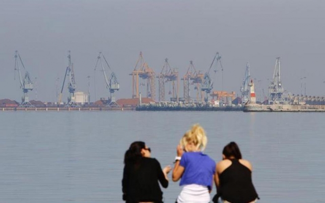 Греция установила крайний срок заявок по продаже порта Салоники