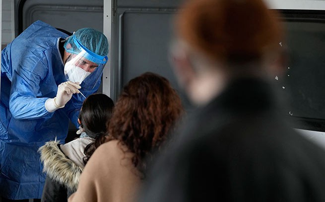 Греция: новый рекорд - 35 580 случаев коронавируса