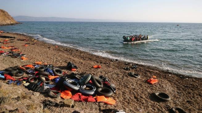 &quot;Врачи без границ&quot; обвиняют Грецию в насилии по отношению к мигрантам