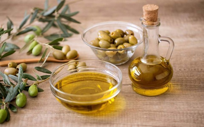 США вернула таможенные льготы на греческое оливковое масло, сыр, вино