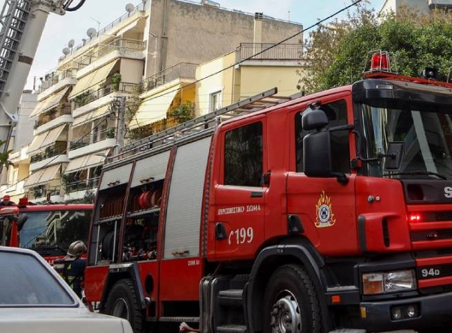 При пожаре в афинском отеле погиб постоялец (видео)