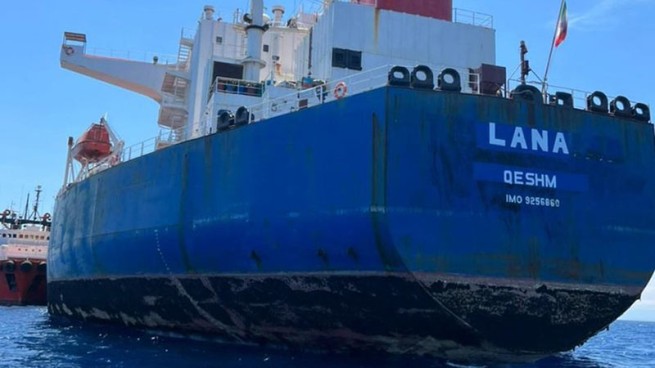Иранский танкер с нефтью, захваченной США, готов покинуть Грецию
