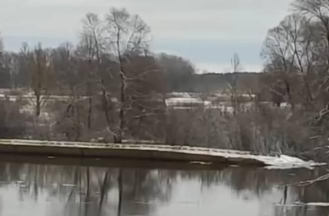 Российский мост приплыл... в Украину (видео)