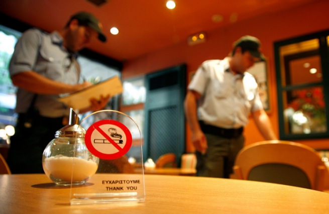 Евростат: Греки заняли первое место в Европе по пассивному курению