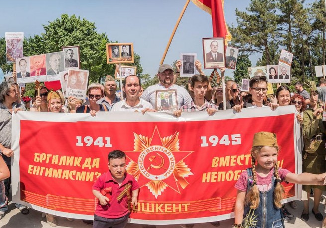 Русские и греки Узбекистана провели народно-патриотическое шествие под лозунгом «Вместе мы непобедимы!»