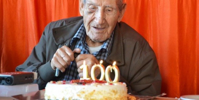 100-летний юбилей грека-долгожителя