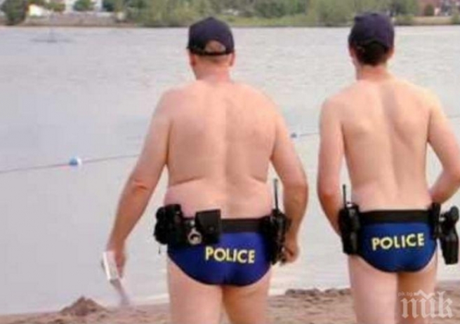 Полицейские в "пляжной" форме на страже закона
