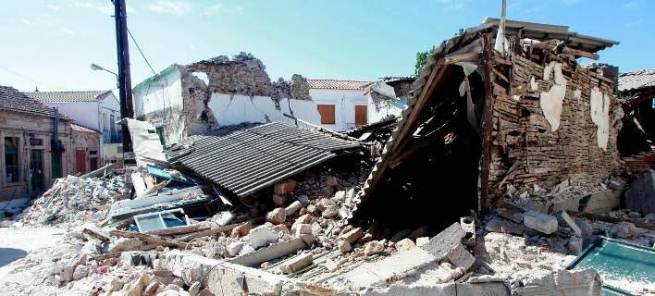 Лесбос: временная школа на месте разрушенной