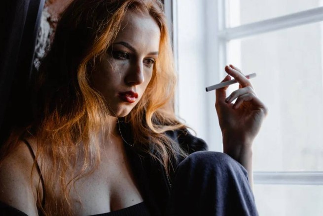Одиночество может нанести тот же вред здоровью, что и курение