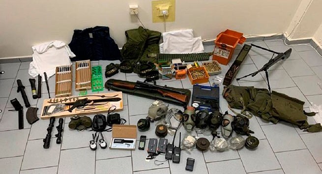 На острове  Сирос обнаружен арсенал «мечта террориста»