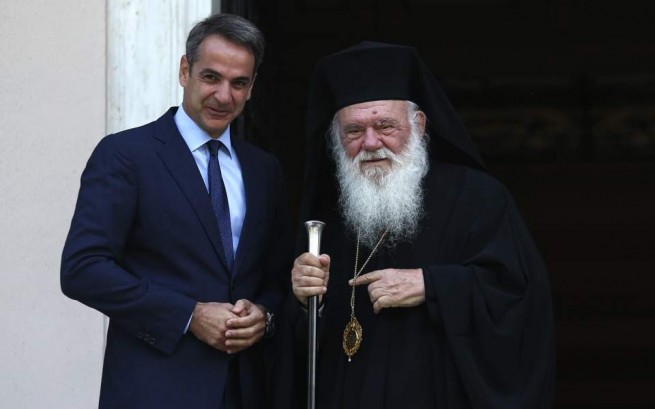 Премьер-министр Греции отменил план по выводу священников из категории государственных служащих