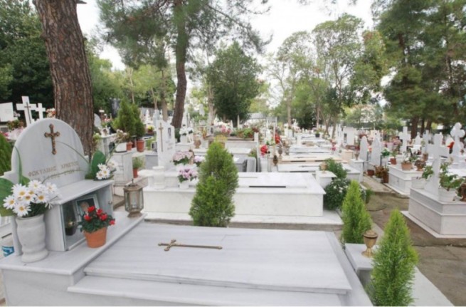 Кладбище Афин: неизвестные разграбили колумбарий, унеся с собой останки