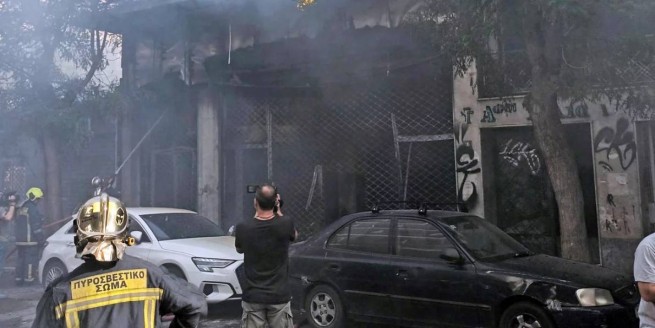 Пожар в центре Афин: улица Фавьеру закрыта