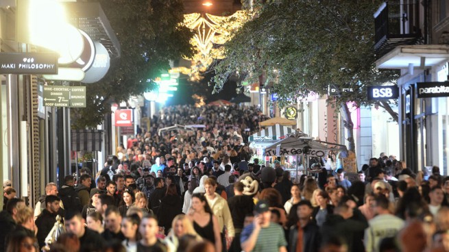 Black Friday: сумасшедшие очереди в Ларисе и Салониках