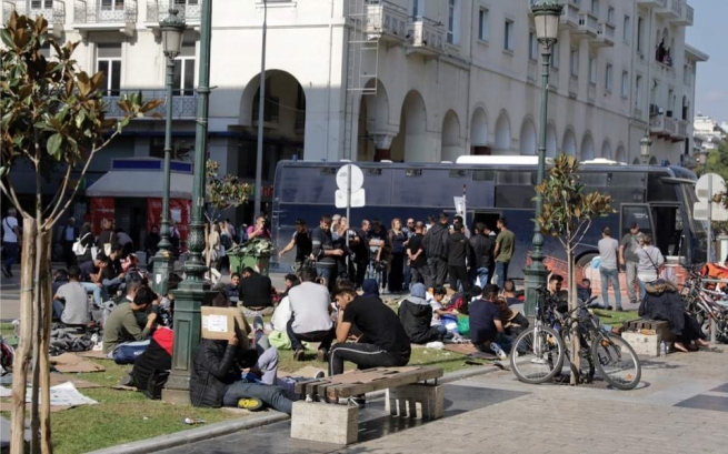 Греция обвиняет Турцию в увеличении числа прибывающих мигрантов