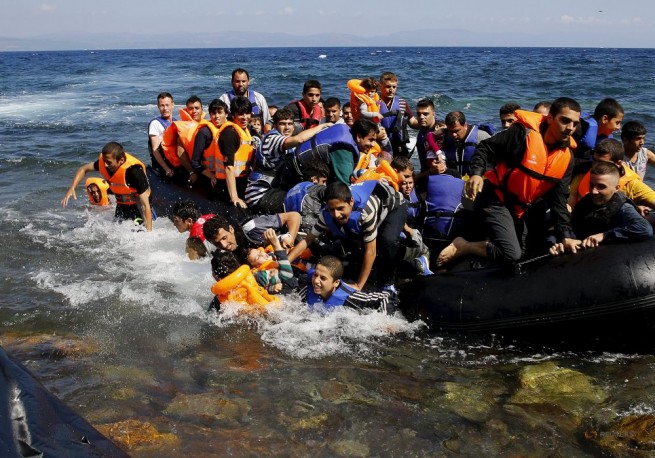 Шторм, уменьшил число прибытий нелегалов на греческие острова