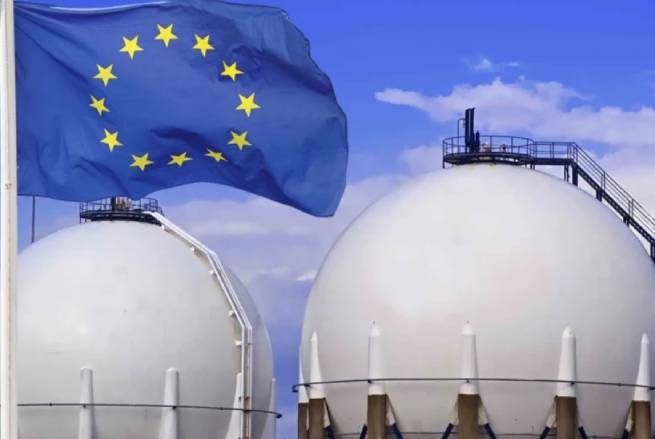 С опережением графика: газовые хранилища Евросоюза заполнены на 90%