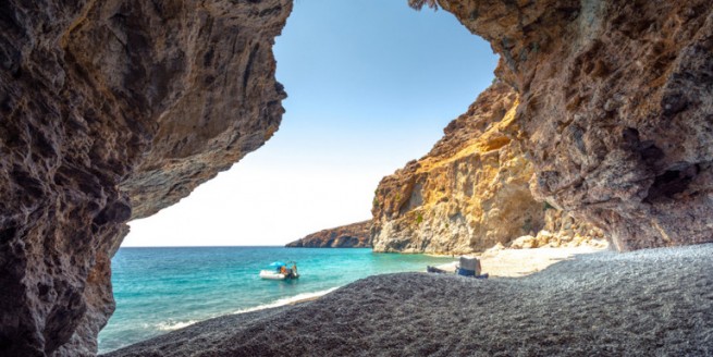 Airbnb: "Пещеры прокаженных" сдают в аренду на Крите