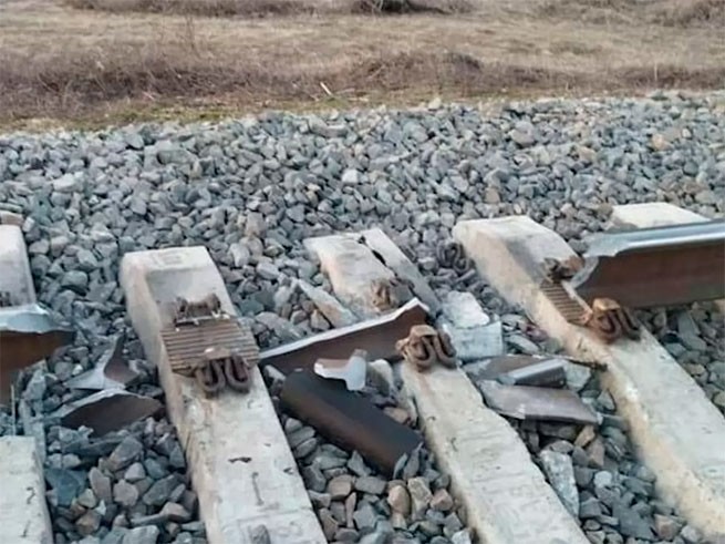 В Крыму взорвали железную дорогу