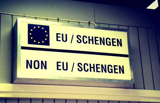Le Monde: 27 января ЕС намерен рассмотреть "изгнание" Греции из Шенгена