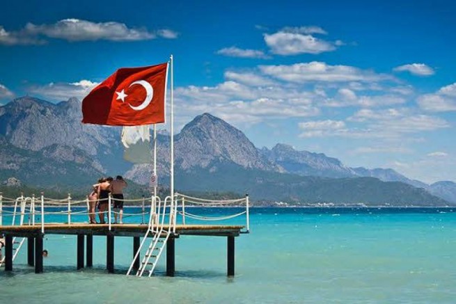 Туристы  из Турции любят отдыхать в Греции