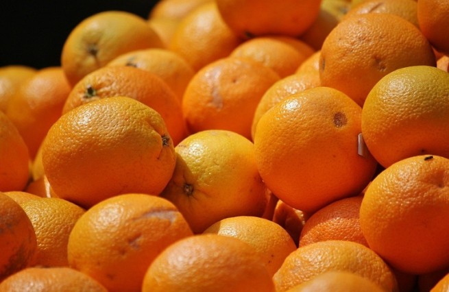 Цена апельсинов достигла 2,5 евро