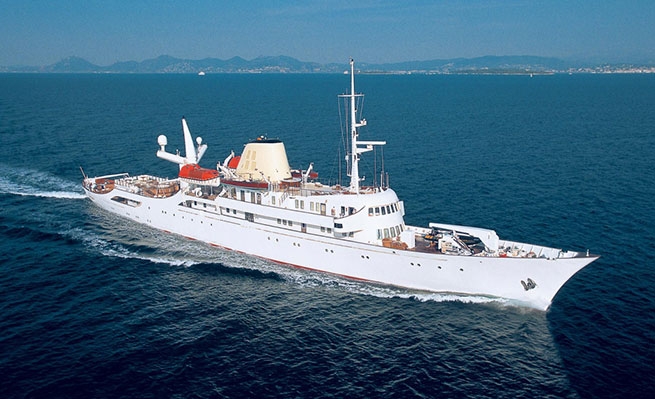 Легендарная яхта Аристотеля Онассиса сдается напрокат за 470 тысяч евро в неделю.