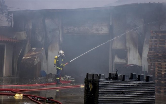 Коринфский супермаркет уничтожен пожаром