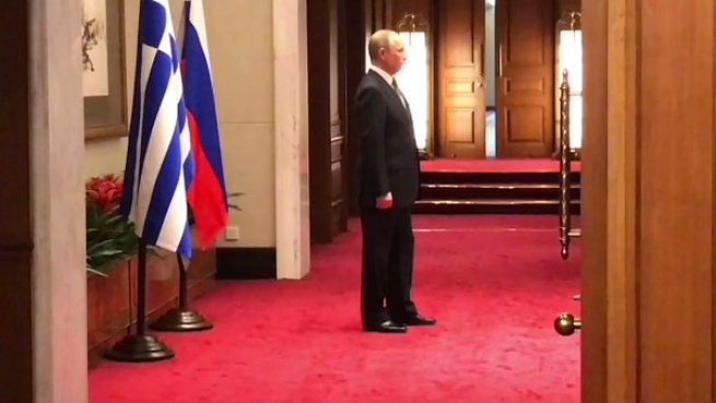 Ципрас опоздал на встречу с Путиным (видео)