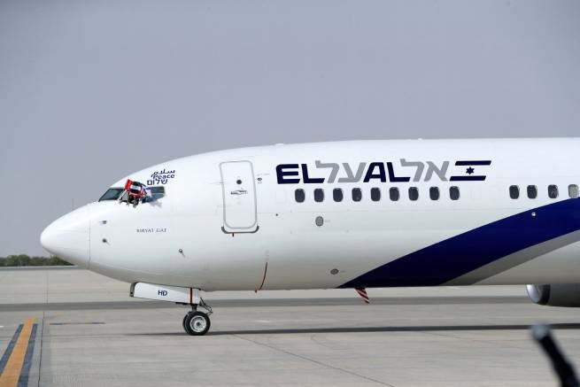 Авиакомпании все еще летают в Израиль, но не все