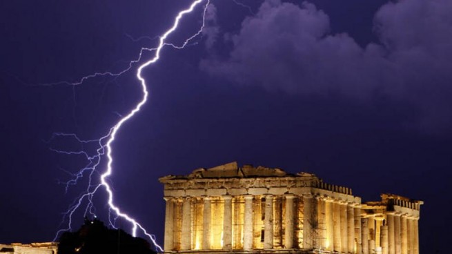 На Акрополе установили систему молниезащиты