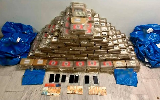 585 кг кокаина с нацистской символикой изъяты в Салониках