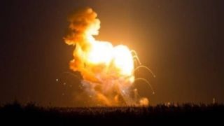 На военном аэродроме в Крыму сегодня ночью прогремели взрывы (видео)