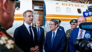 На Кипре произошел скандал из-за самолета премьер-министра, подаренного К. Мицотакисом
